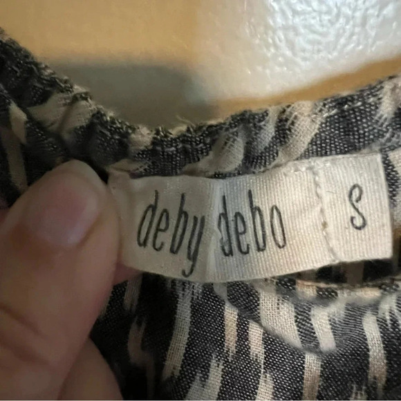 Deby Debo Crochet Fringe Printed Top Size Small - Picture 8 of 8